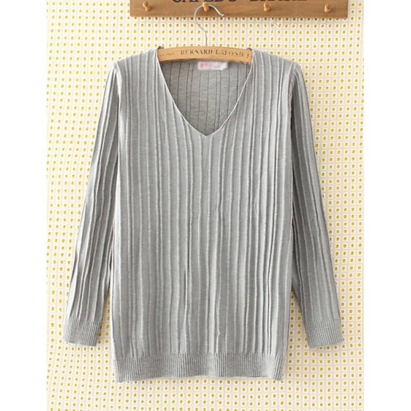 Elegant Gray V-neckline Decorated Sweater
